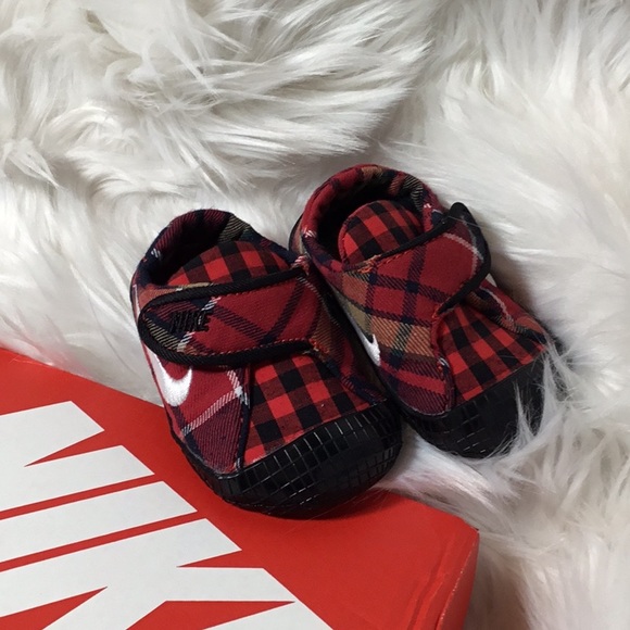 BABY NIKE RED BLACK CHECK PLAID TENNIS SHOES CRIB - Picture 4 of 7